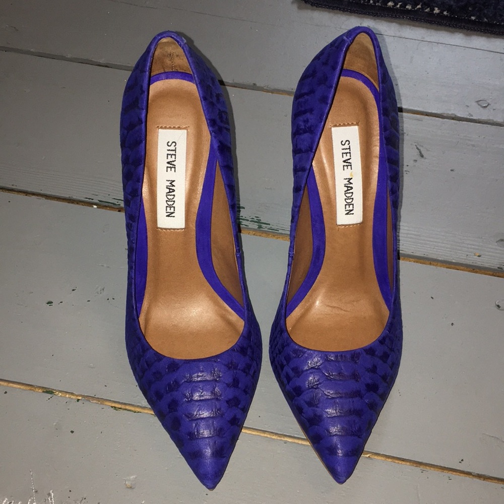 SOLD—Steve Madden pumps